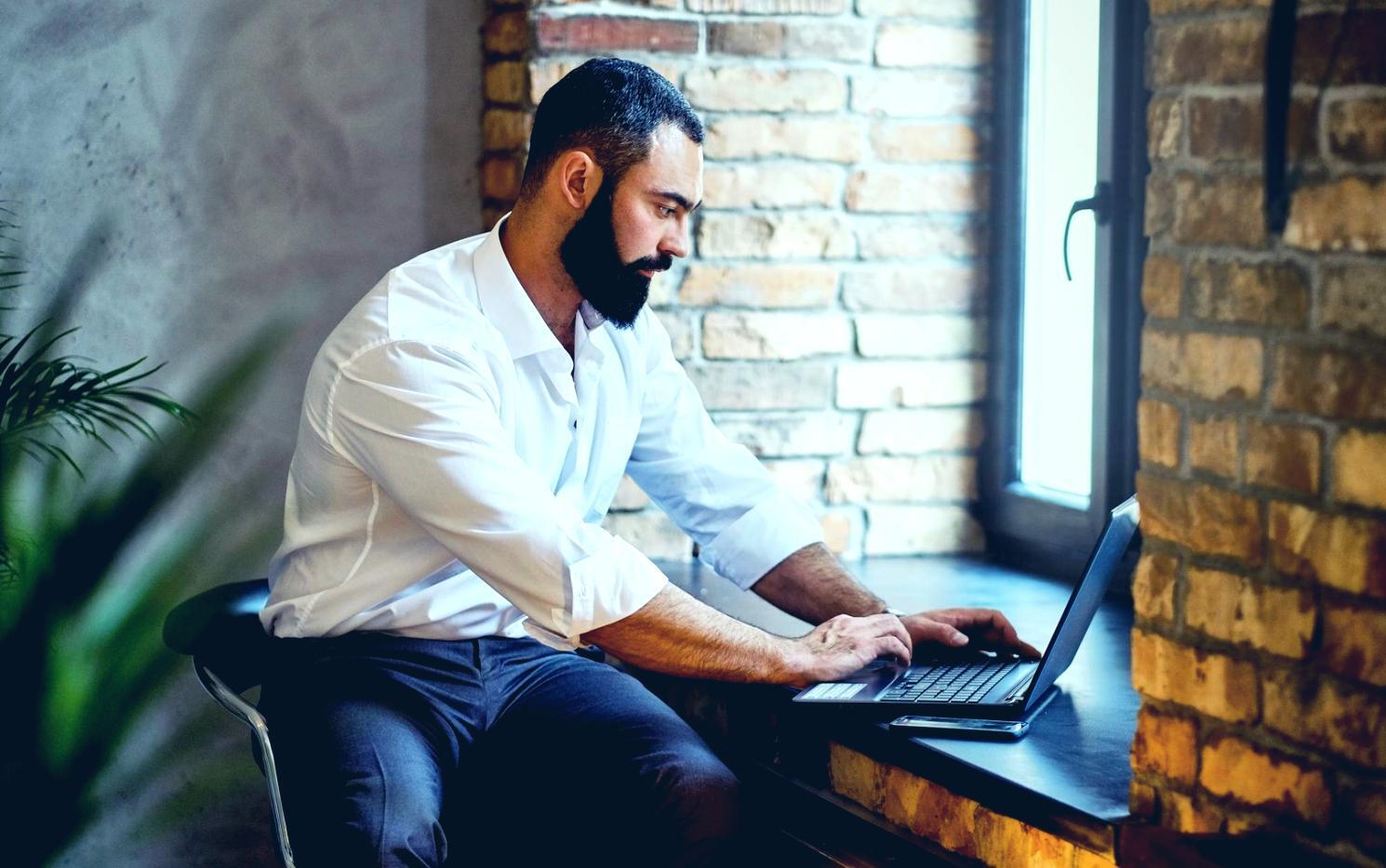 Analyse de données SEO et suivi des performances sur écran